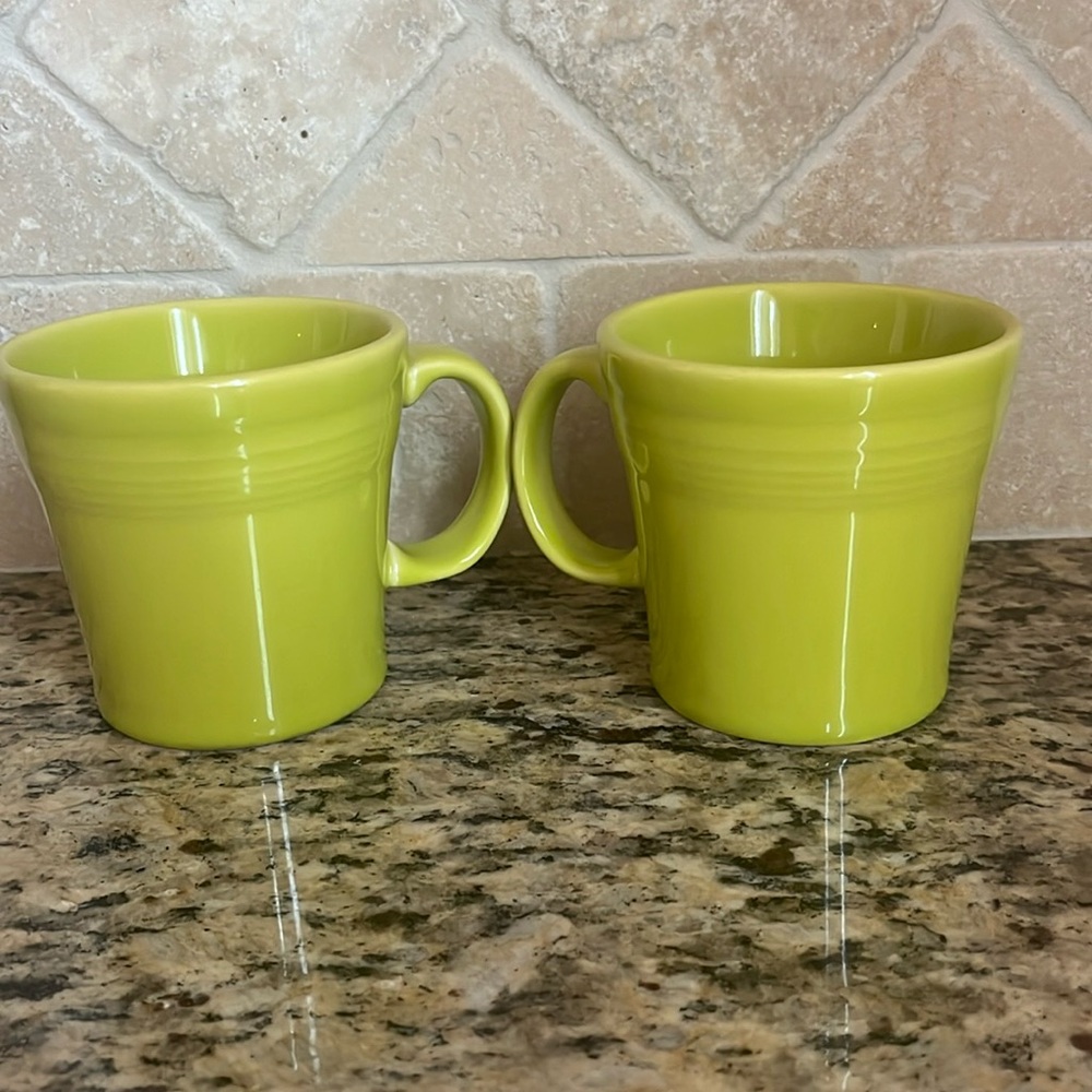 RETIRED FIESTA LEMONGRASS HLC USA LEAD FREE TAPERED COFFEE TEA MUG SET